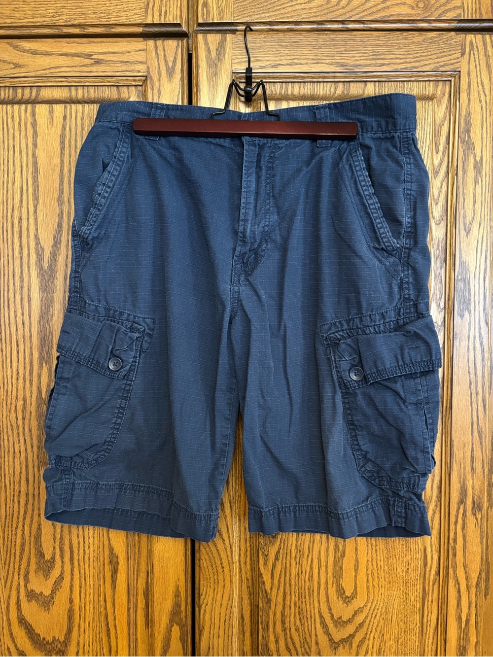 Calvin Klein men’s Cargo Shorts - Navy Blue size 32